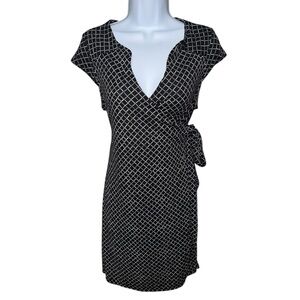 Women’s The Limited Black/White V Neck Business Casual Dress - S
